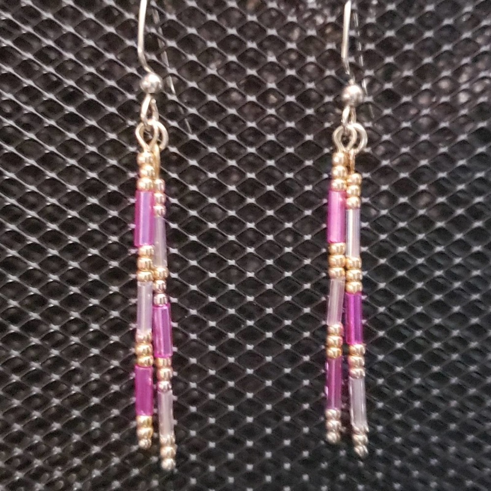 Fuchsia bugle & gold seed beaded earrings - Picture 1 of 7